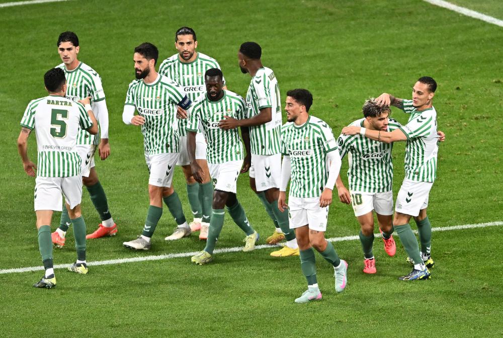 克罗地亚让二追三3-2客胜黑山，弗拉希奇绝杀，佩里西奇点射