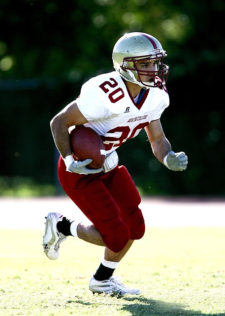 13岁零343天，阿森纳小将成为青年欧冠历史上最年轻出场球员